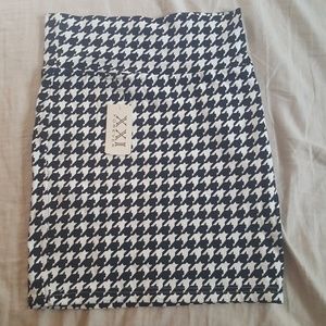 F21 patterned skirt